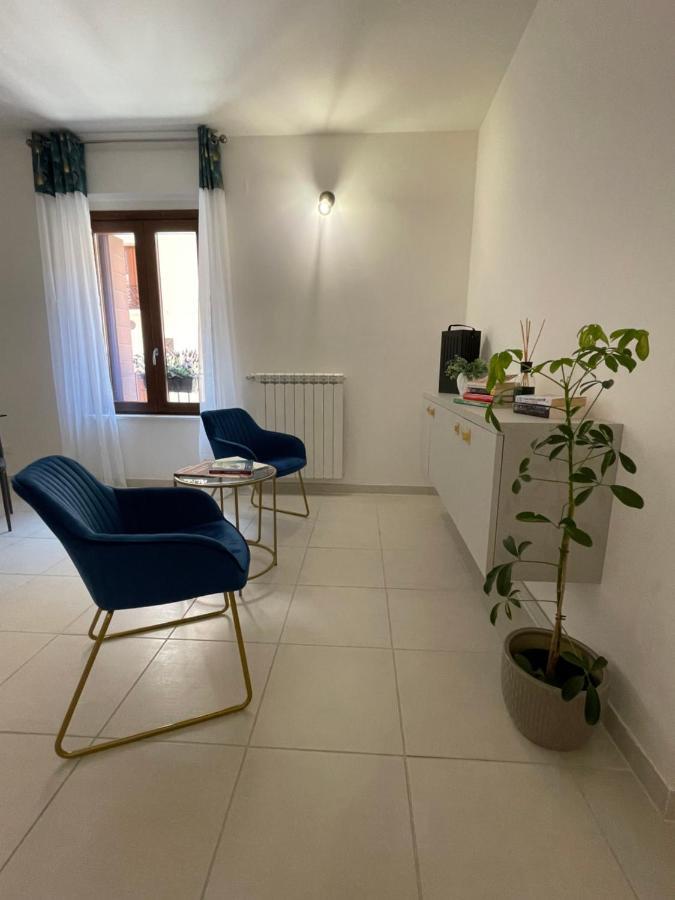 B & B Piazza Angioina 拉奎拉 外观 照片