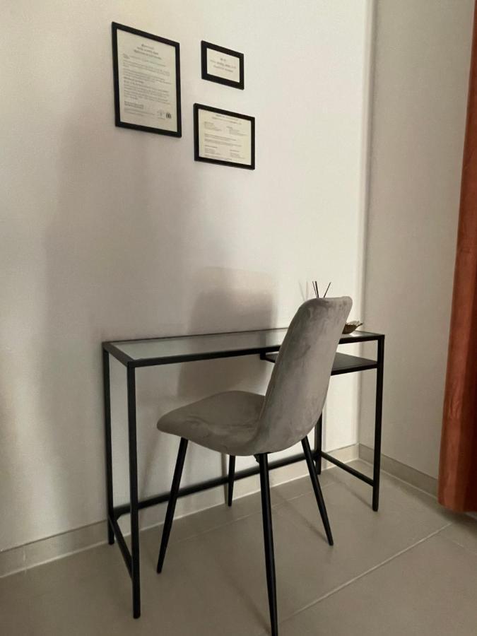 B & B Piazza Angioina 拉奎拉 外观 照片