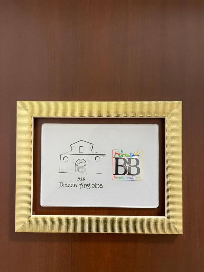 B & B Piazza Angioina 拉奎拉 外观 照片