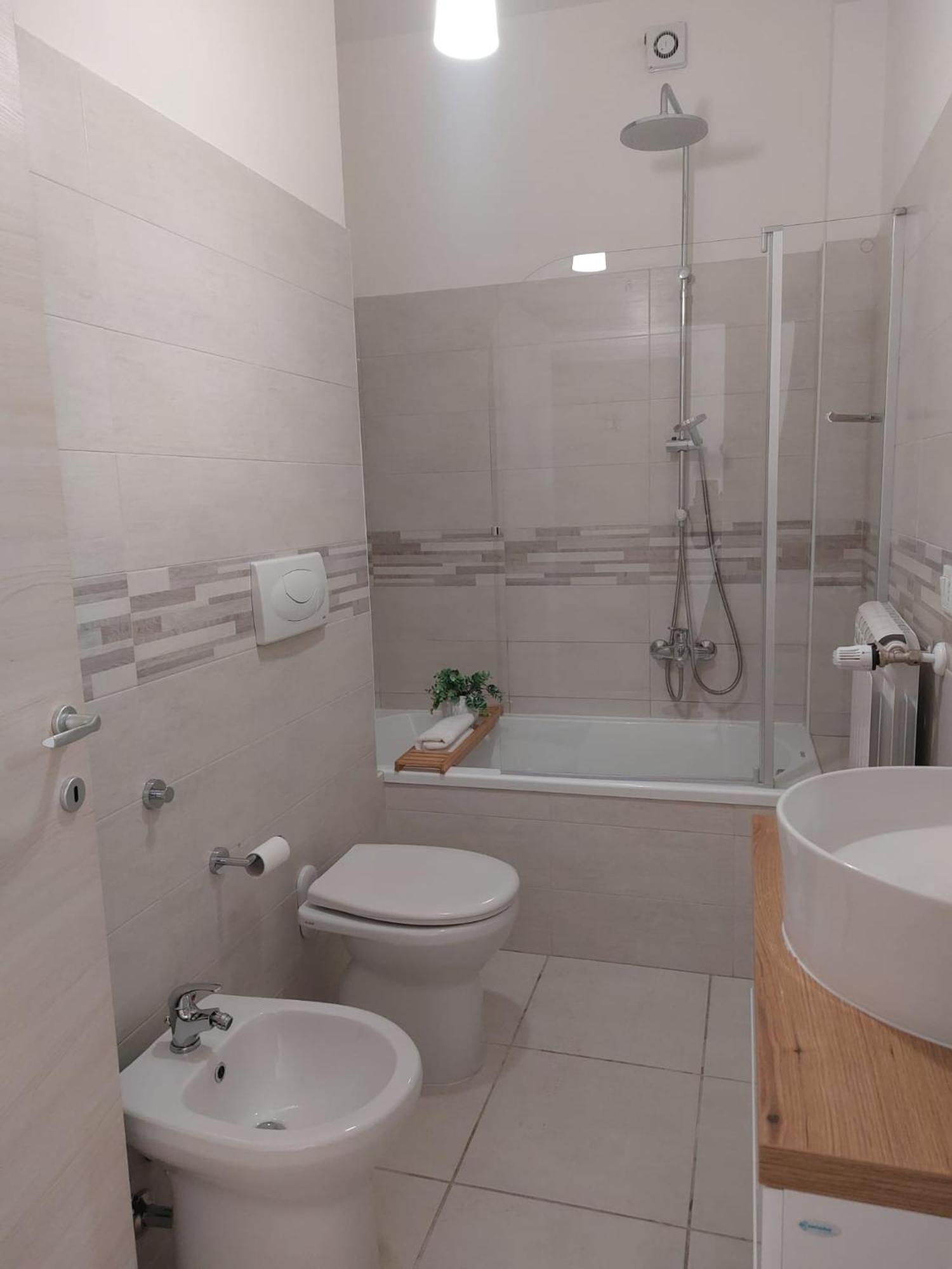 B & B Piazza Angioina 拉奎拉 外观 照片